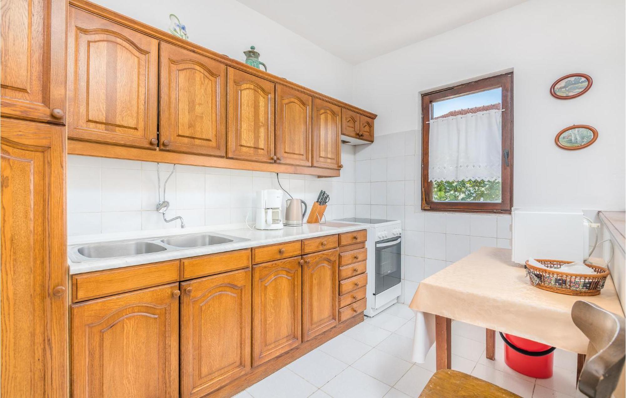 Stunning Apartment In Malinska With Kitchen Εξωτερικό φωτογραφία