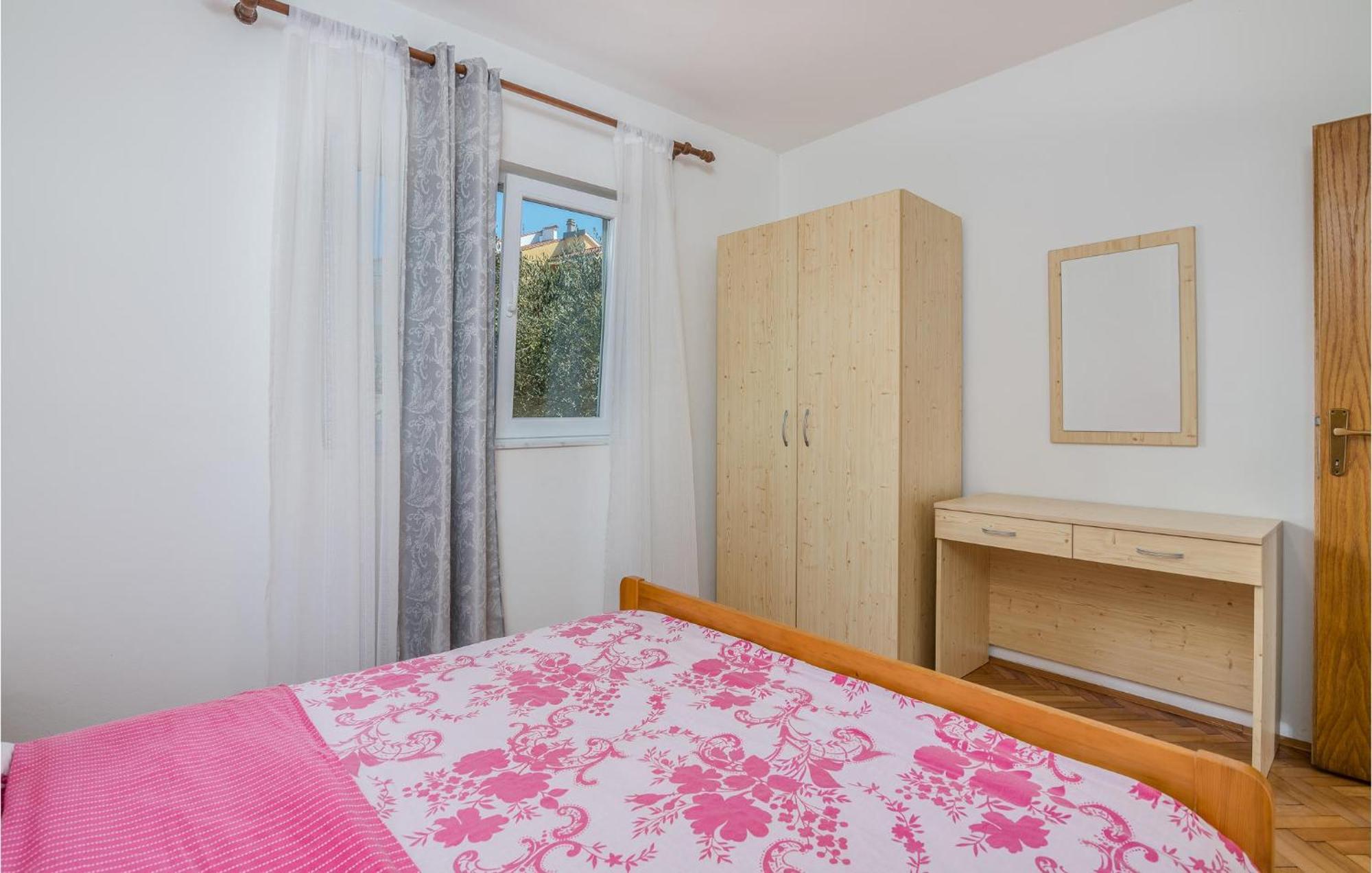 Stunning Apartment In Malinska With Kitchen Εξωτερικό φωτογραφία