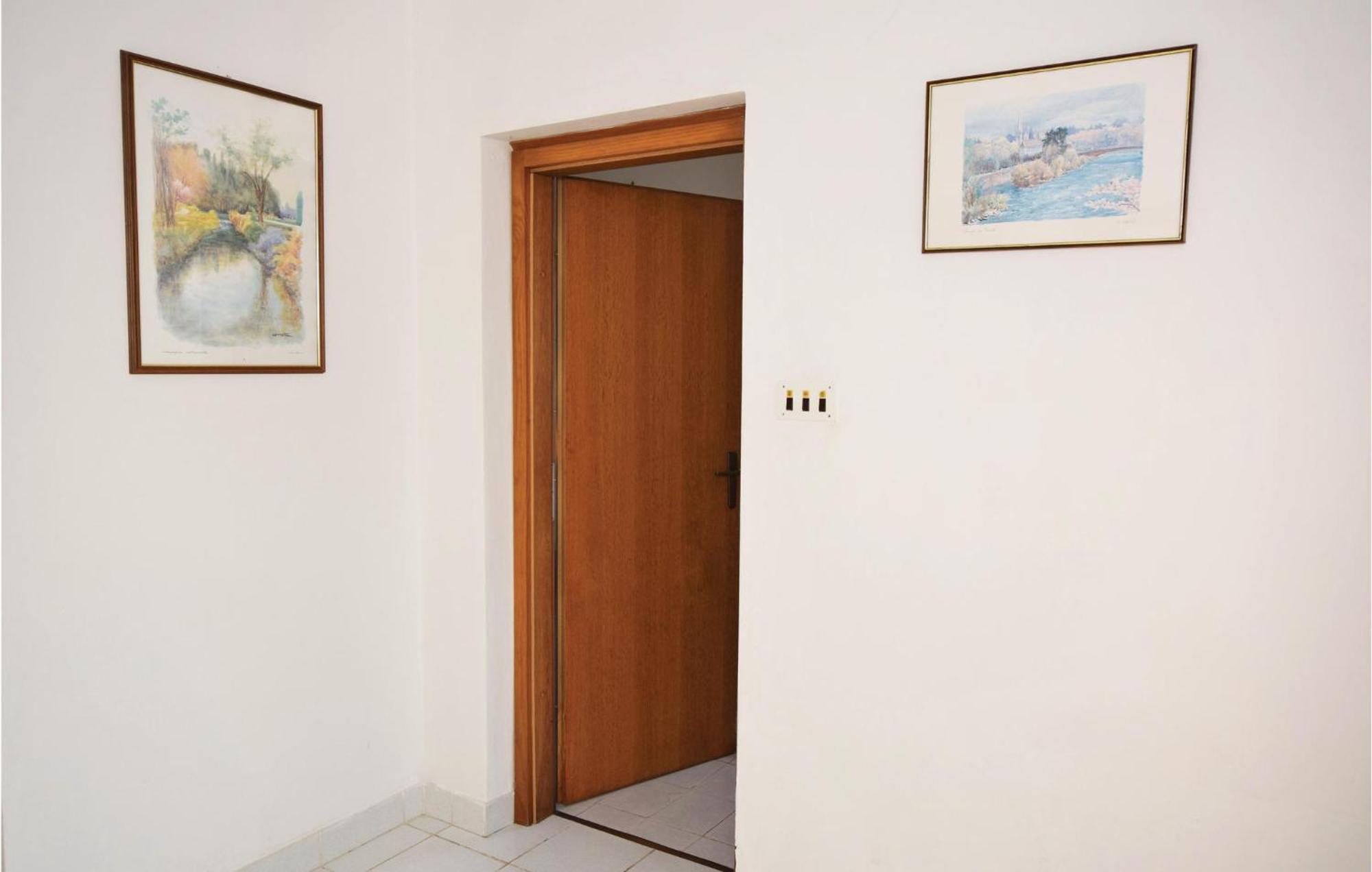Stunning Apartment In Malinska With Kitchen Εξωτερικό φωτογραφία