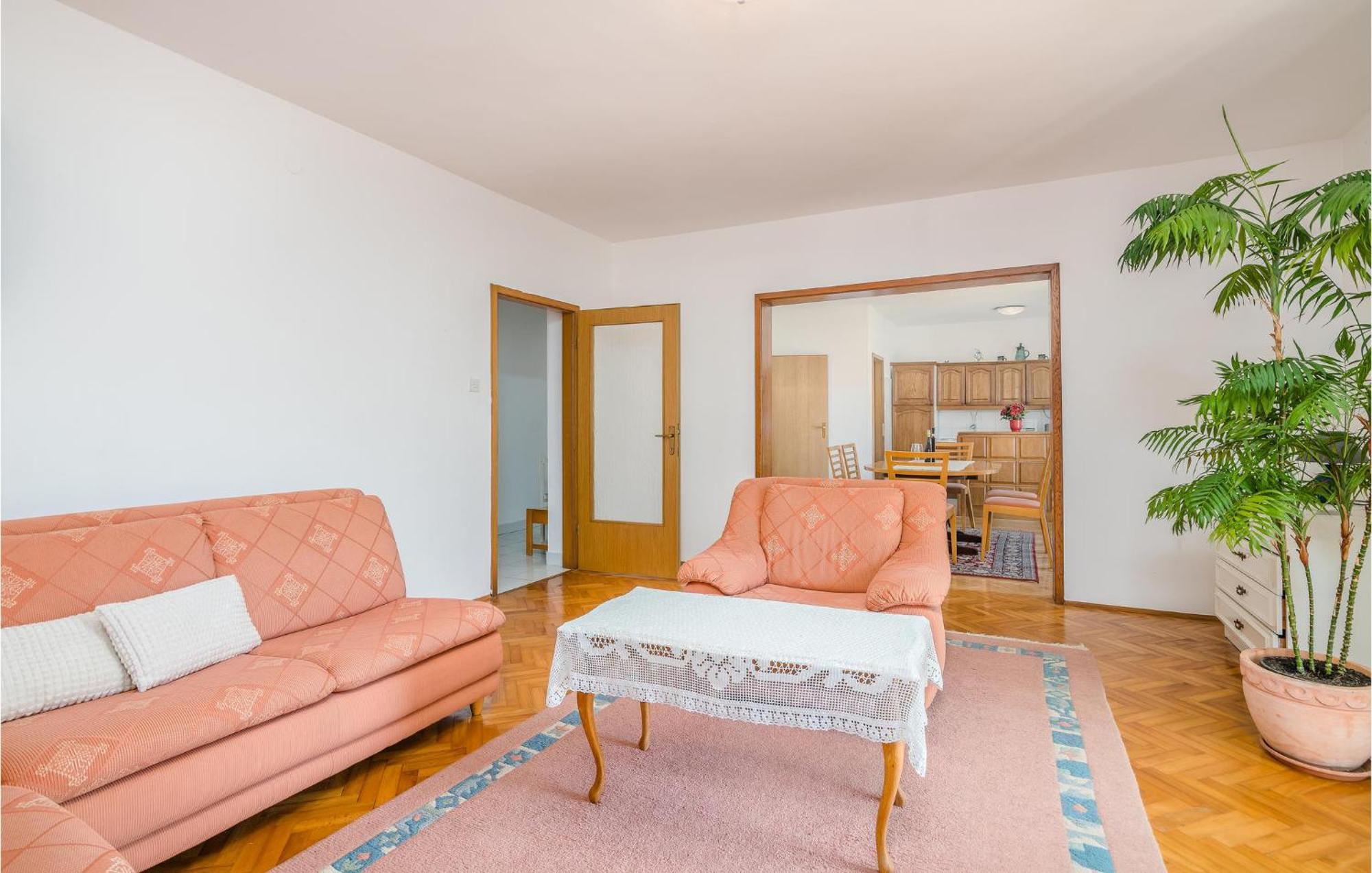 Stunning Apartment In Malinska With Kitchen Εξωτερικό φωτογραφία