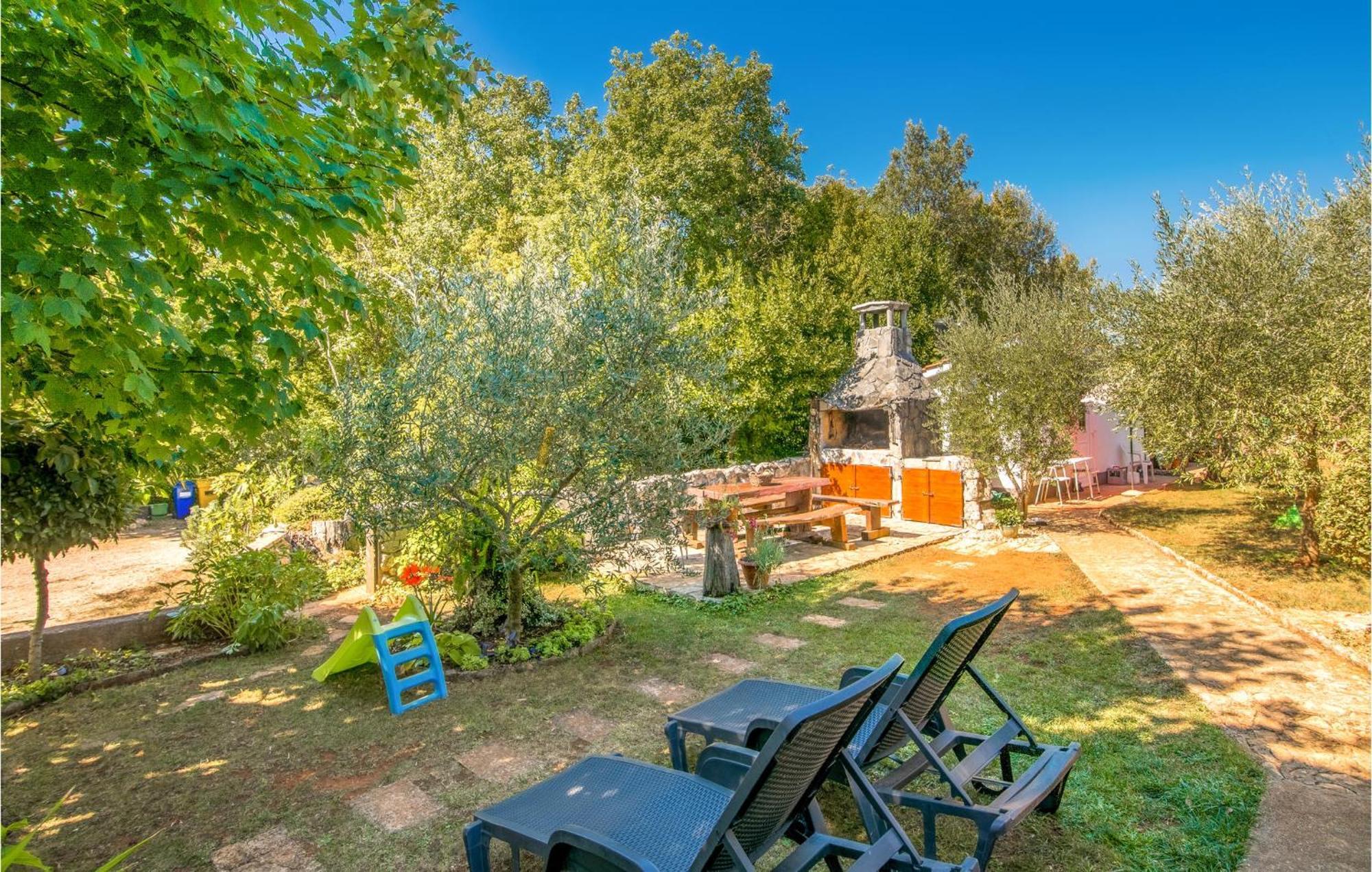 Stunning Apartment In Malinska With Kitchen Εξωτερικό φωτογραφία